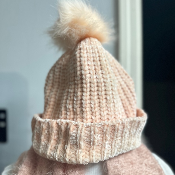 Baby Pink Knit Scarf and Beanie Hat Set - Picture 4 of 7